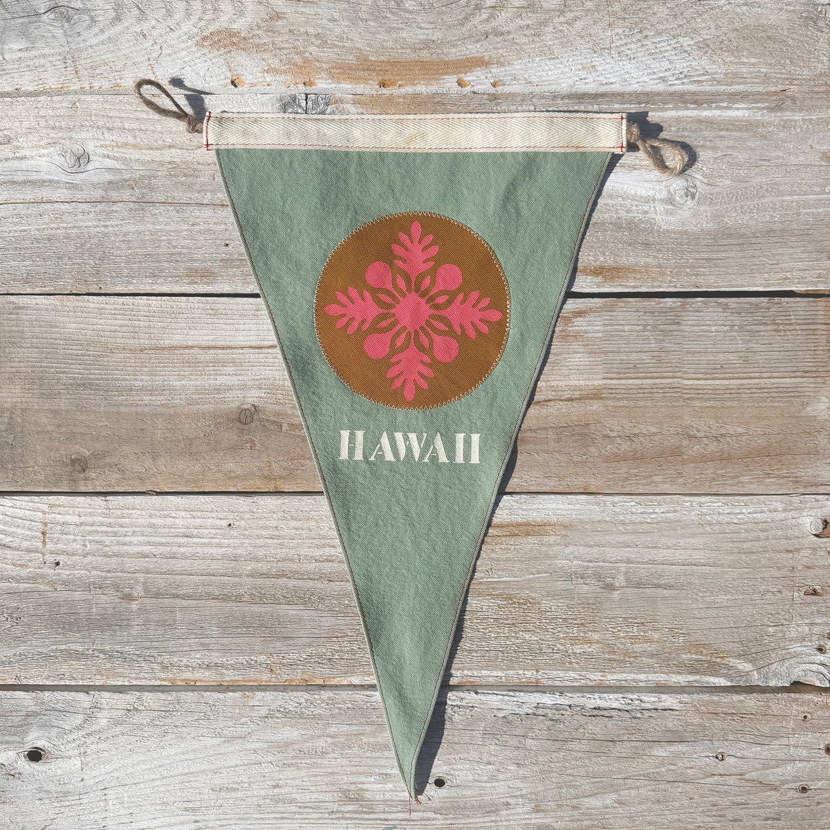 "Hawaii" Floral Flag
